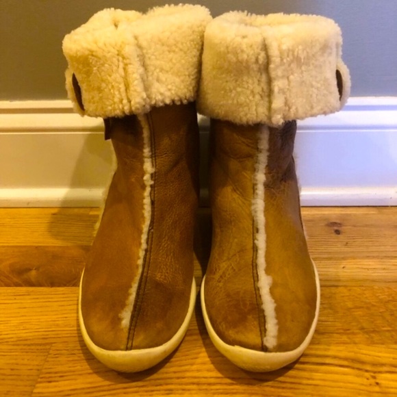 AUTHENTIC  PRADA FLEECE BOOTS - Picture 3 of 6